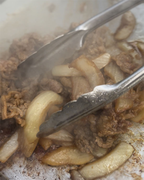 十和田バラ焼きを焼く